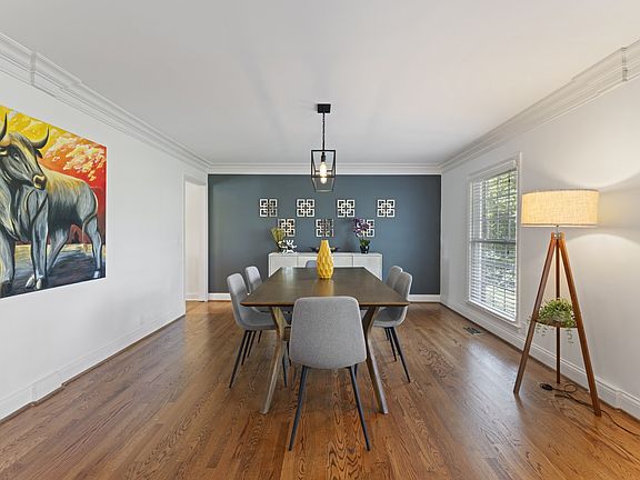 4th image of 8012 Knoll Ct