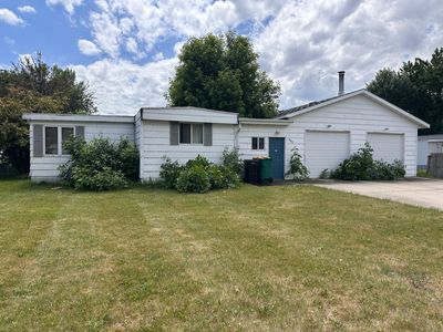 402 11th Ave NW, West Fargo, ND, 58078