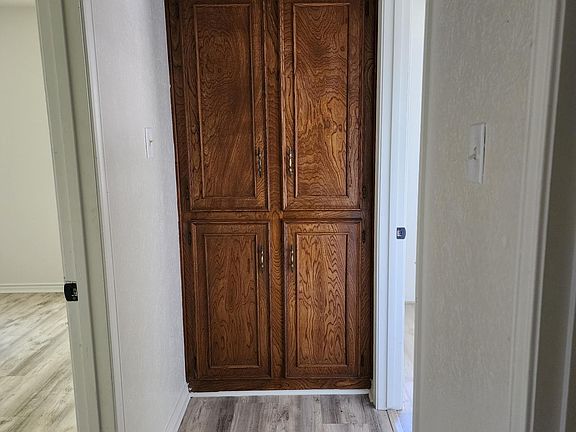 4th image of 415 Cambridge Dr