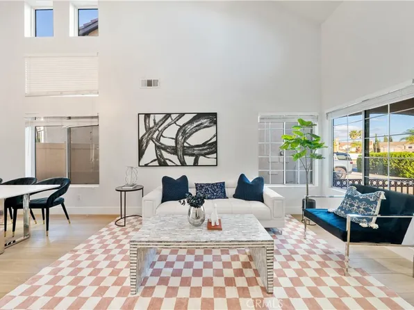 2 Cameron Cir, Foothill Ranch, CA 92610
