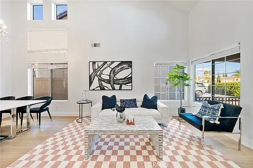2 Cameron Cir Photo 1