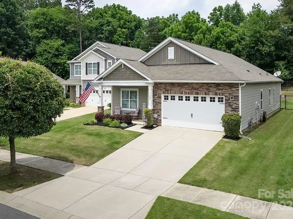 7328 Strawberry Fields Ln, Charlotte, NC 28278
