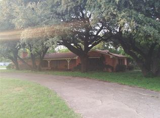 5641 Oak Grove Rd N, Fort Worth, TX 76134