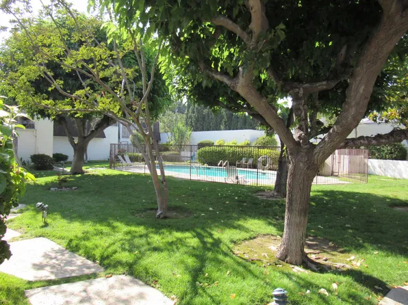 621 Colby Cir APT 16, Claremont, CA 91711