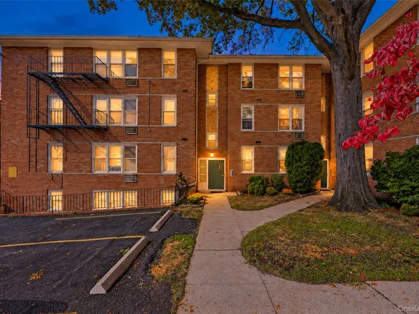 25 Trinity Place #3M, New Rochelle, NY 10805