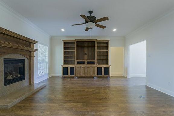 3rd image of 3611 Lawson Pkwy