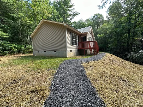 123 Whitaker Rd Units A & B, Fairview, NC 28730