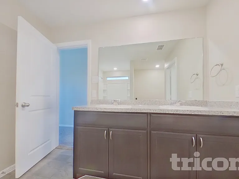 9216 Castorian Dr — Photo 10