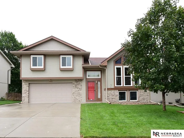15255 Locust St, Omaha, NE 68116