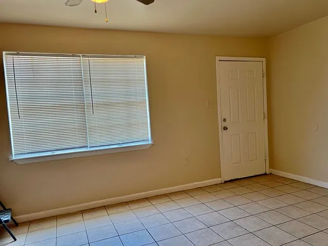 2 bed, 925 sqft, $1,100 — Photo 3