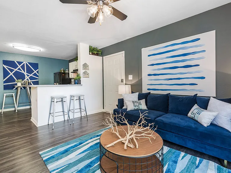 PALM TRACE APARTMENTS — Photo 17