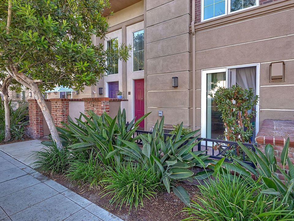 1st image of 2718 4th Ave