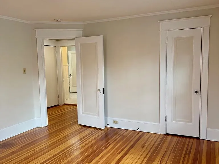 302 Hasbrouck Ave — Photo 3