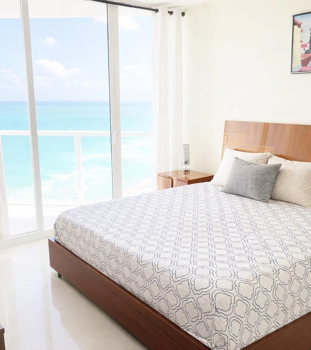 1 bed, 1.5 bath, 1000 sqft, $5,000 — Photo 1