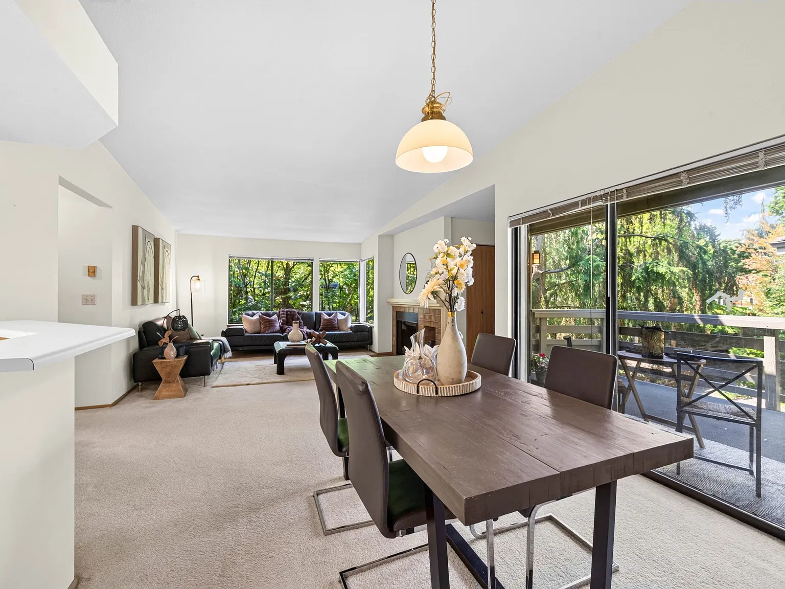 1 bed, 777 sqft, $2,100 — Photo 2