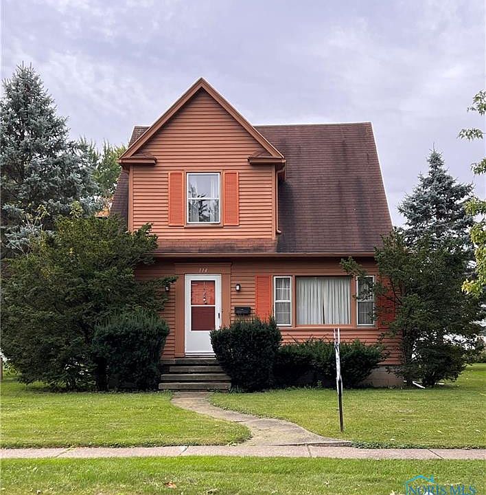 1st image of 114 E 6th St