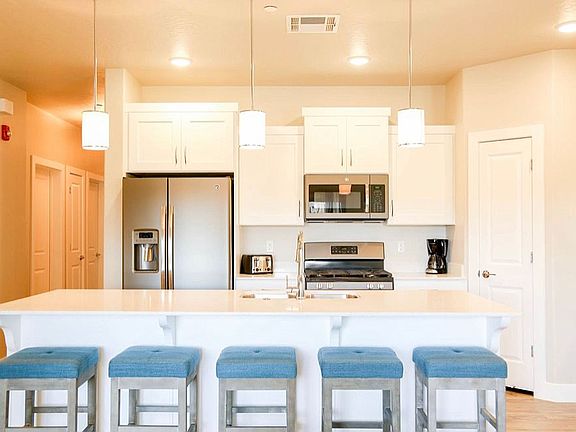 2nd image of 1111 S Gap Canyon Pkwy Unit S201