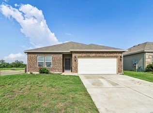20045 Huckleberry St, Lytle, TX 78052