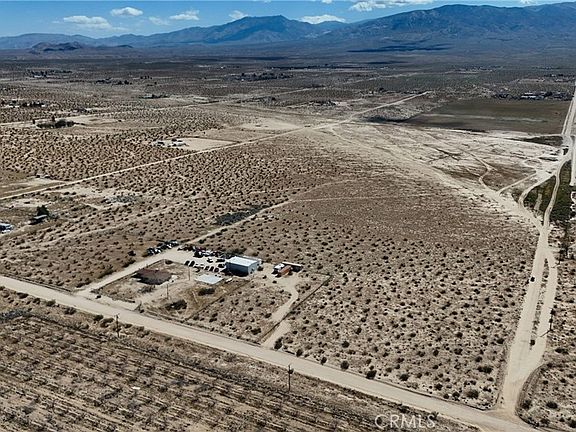 4th image of 708 Rabbit Springs Rd