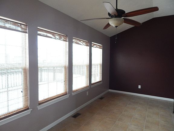 5th image of 105 Slate Dr