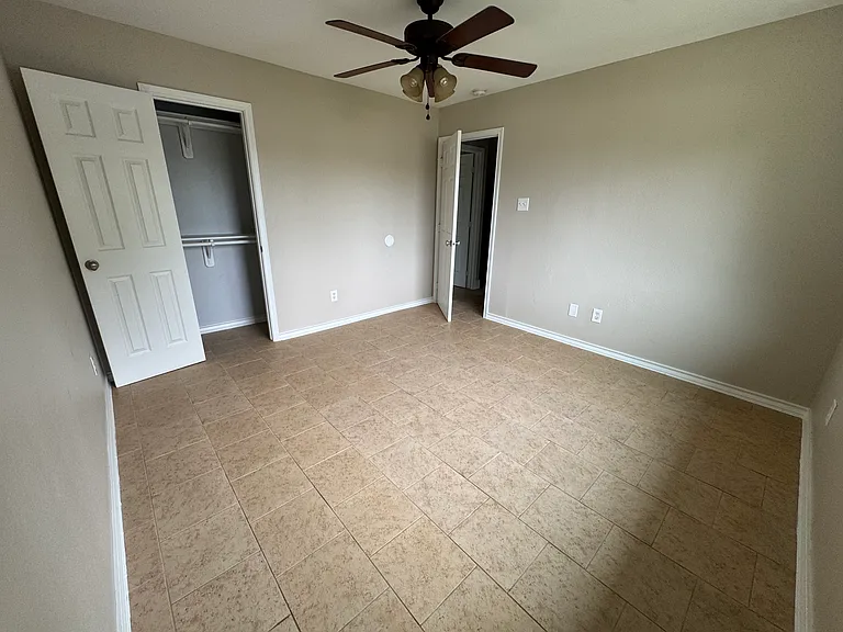303 E John Alber Rd #B — Photo 4