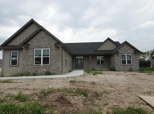 1343 Periwinkle Pass, Oconomowoc, WI 53066