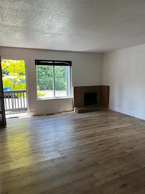 2 bed, 1000 sqft, $2,250 — Photo 3