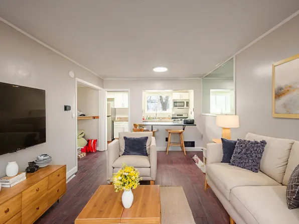 4217 Gault Pl NE, Washington, DC 20019