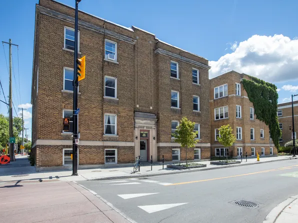 Royal Court Apartments