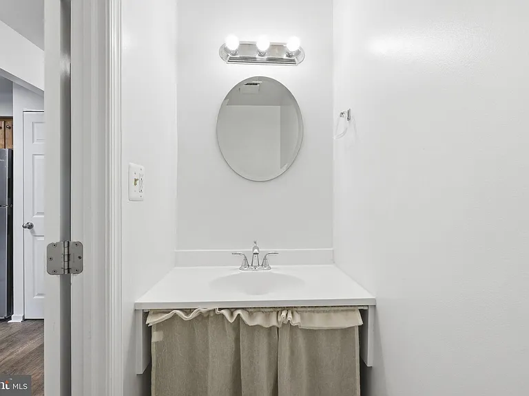 975 S Taylor St — Photo 11