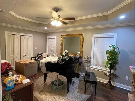 2nd image of 2028 Norris Rd