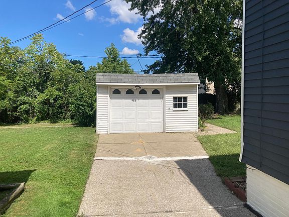 5th image of 12501 Reindeer Ave