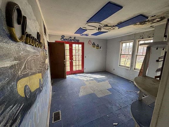5th image of 2609 Pine St