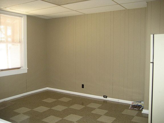 Large Eat-In Kitchen