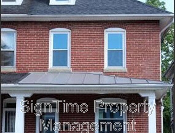 2nd image of 864 Mulberry Ave
