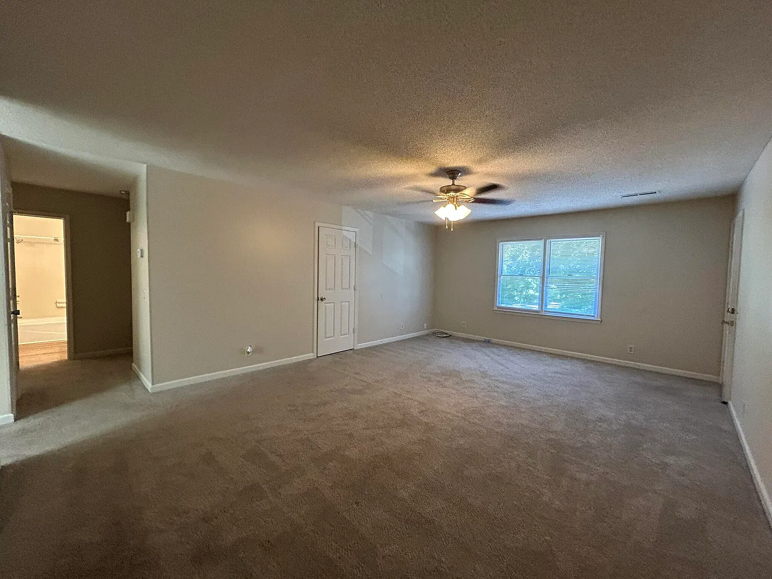 3 bed, 2.0 bath, 1150 sqft, $1,175 — Photo 2