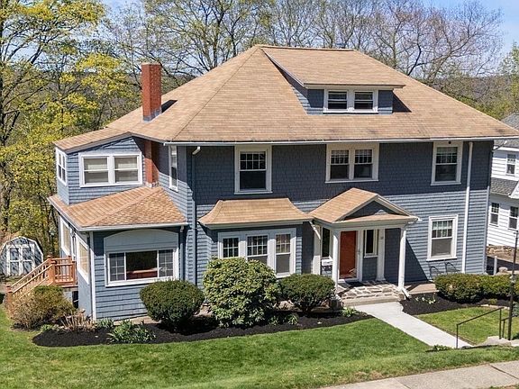 2nd image of 28 Maplewood Rd