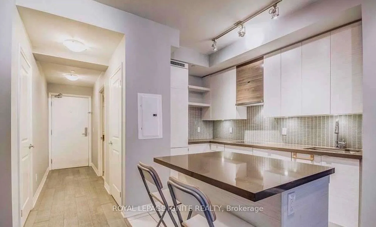 2 bed, $2,600 — Photo 3