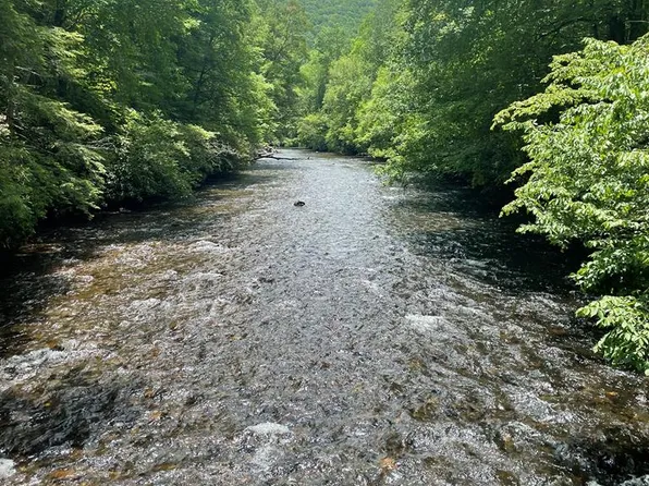 1 Tate Cove Rd, Hayesville, NC 28904