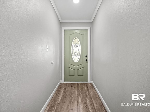 4th image of 17976 Vaughn Rd