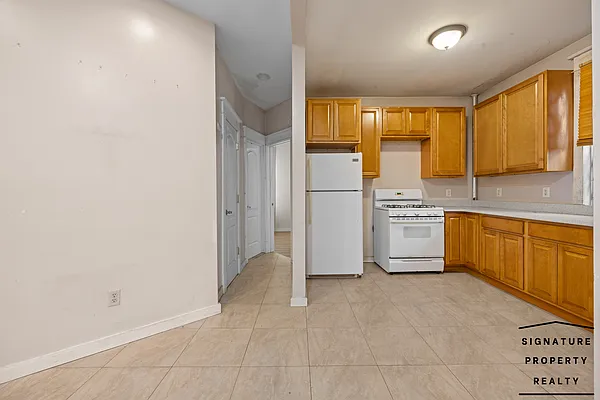 Rented by Signature Property Realty | media 5