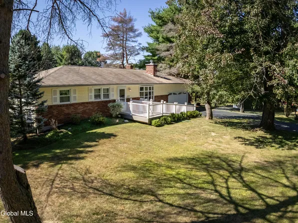 11 Grandview Drive, Rensselaer, NY 12144