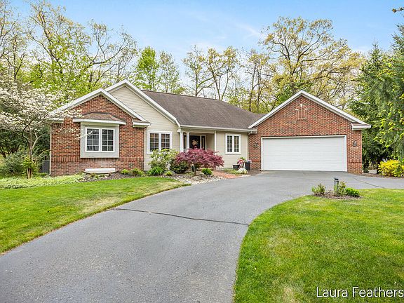 2nd image of 2084 Timberview Dr NE