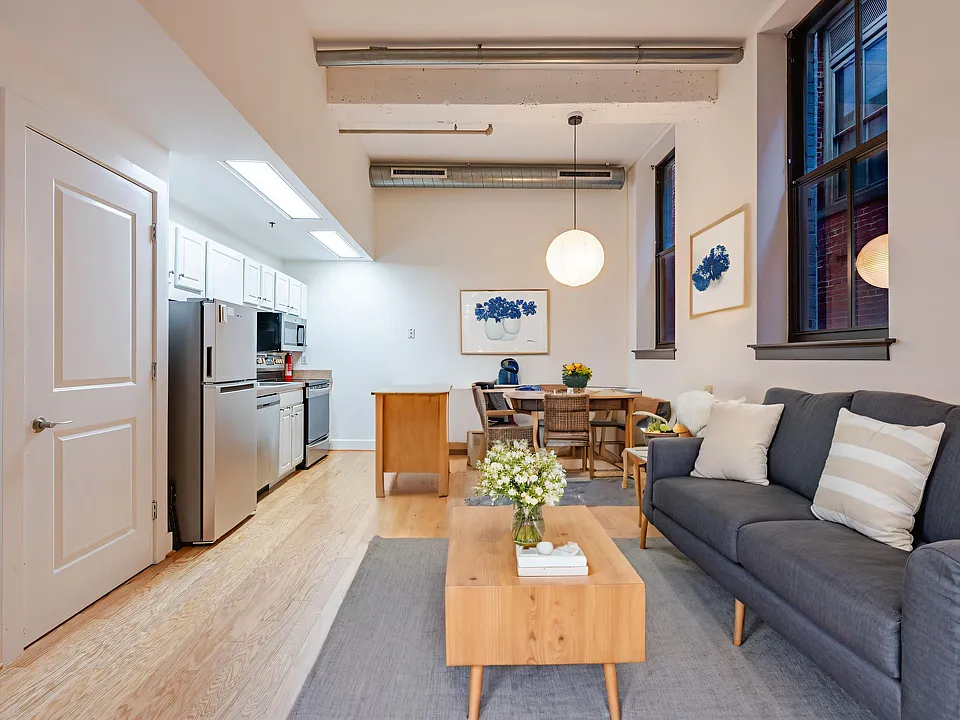 916 G St NW #306