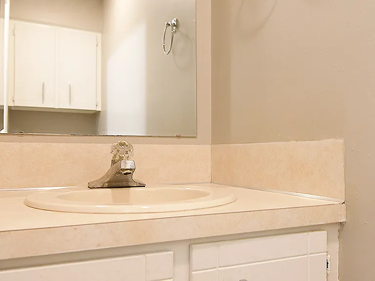 355 Lincoln Ave — Photo 18