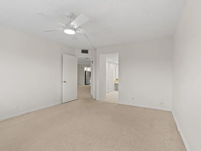 1801 Eleuthera Point #J3 — Photo 13