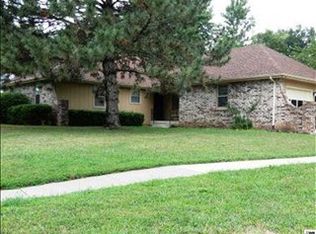 1125 SW Kent Pl, Topeka, KS 66604