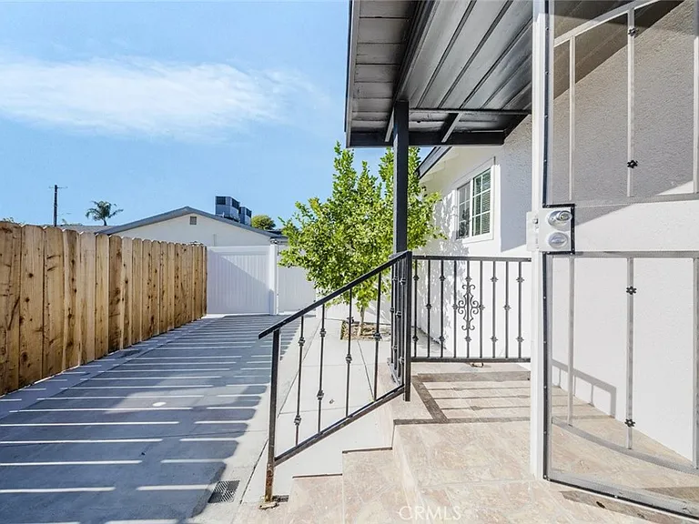 10503 Cantara St #10503 — Photo 2