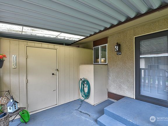 2nd image of 724 Marion Lane SE #724