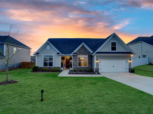 142 Juniper Hill Dr, Easley, SC 29642